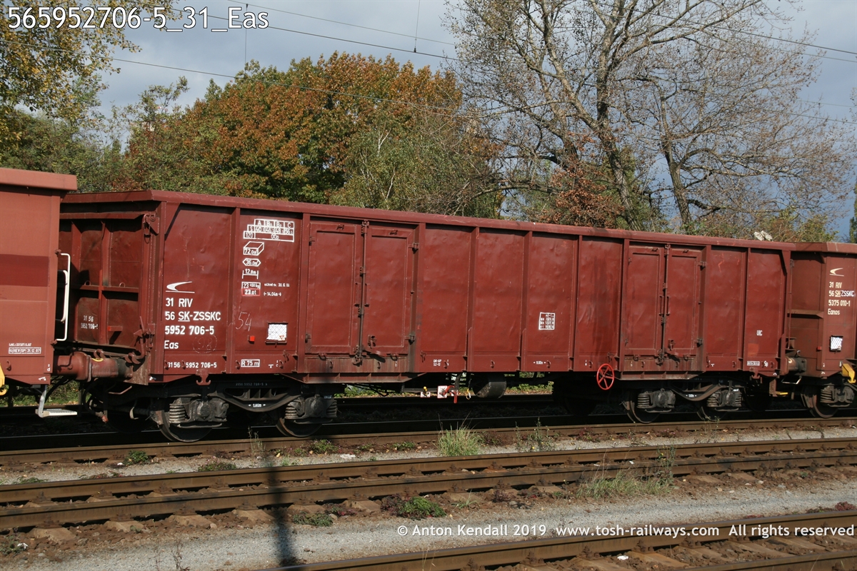 565952706-5_31_Eas.JPG